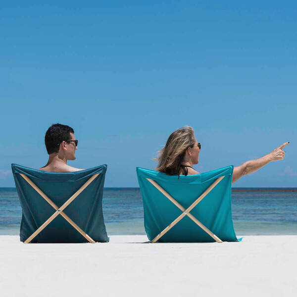 Hot Sale Easy Folding Wooden Canvas Camping Beach Lounger Mat With Adjustable Backrest Sand Free Folding Beach Mat Chair