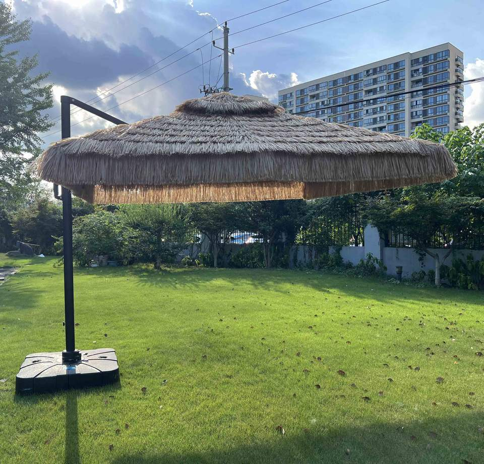 Uplion Luxury Garden Aluminum Big Size Parasol Waterproof Cantilever Patio Umbrella Paddy Straw Roma Umbrella for Hotel Outdoor