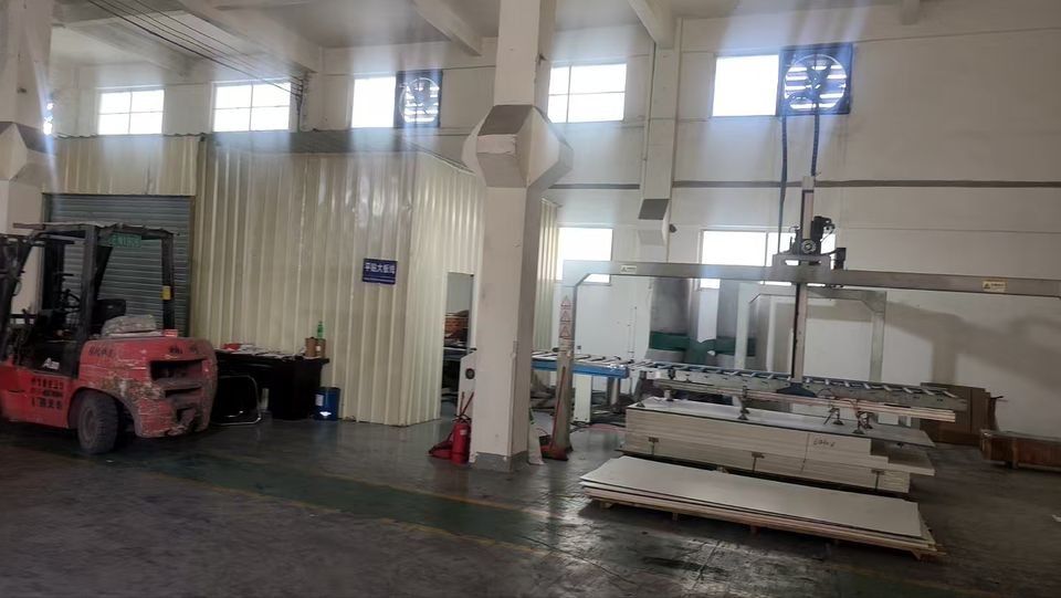 A-diffusion 207mm*11.3mm WPC Indoor Wall Panel Flame Retardant Waterproof Mould-Proof Modern Geometric Easy Installation