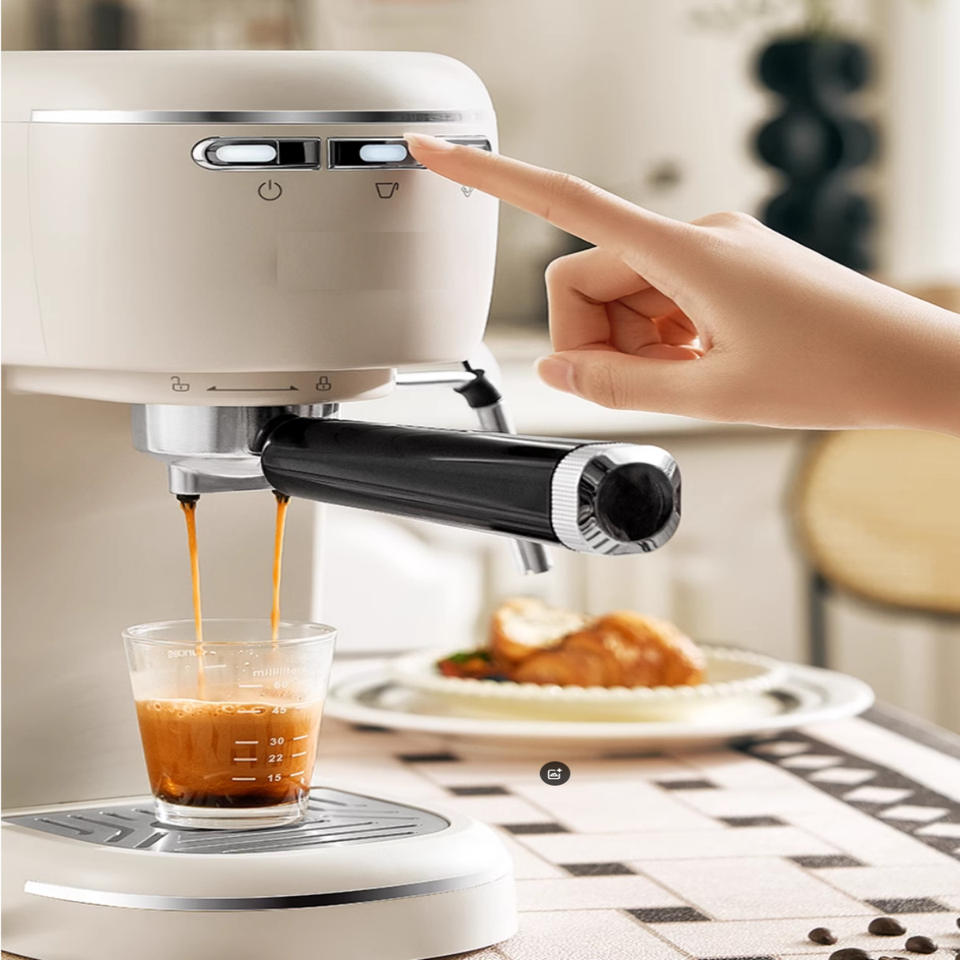 15Bar High-Power Electric Home Use Semi-Automatic Espresso Machine with Bean Grinder and Milk Frother for Americano Coffee