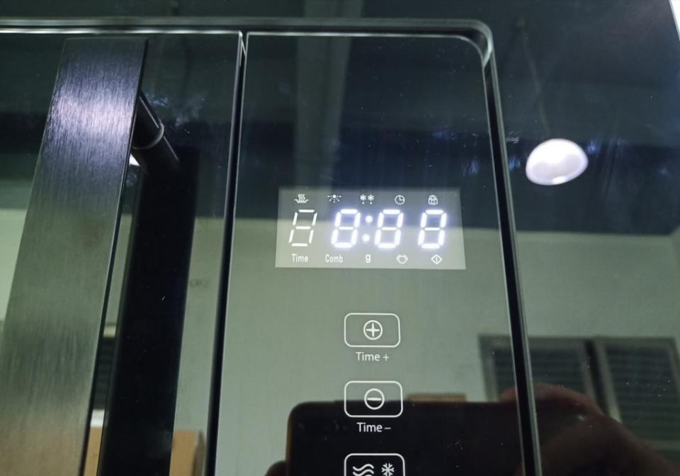 LED Display 245mm Glass Turntable Built-in Microwave Oven