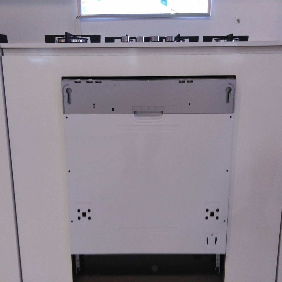 High-Efficiency 60cm Built-in Dishwasher with 12-Place Setting Capacity and 6+1 Wash Programs