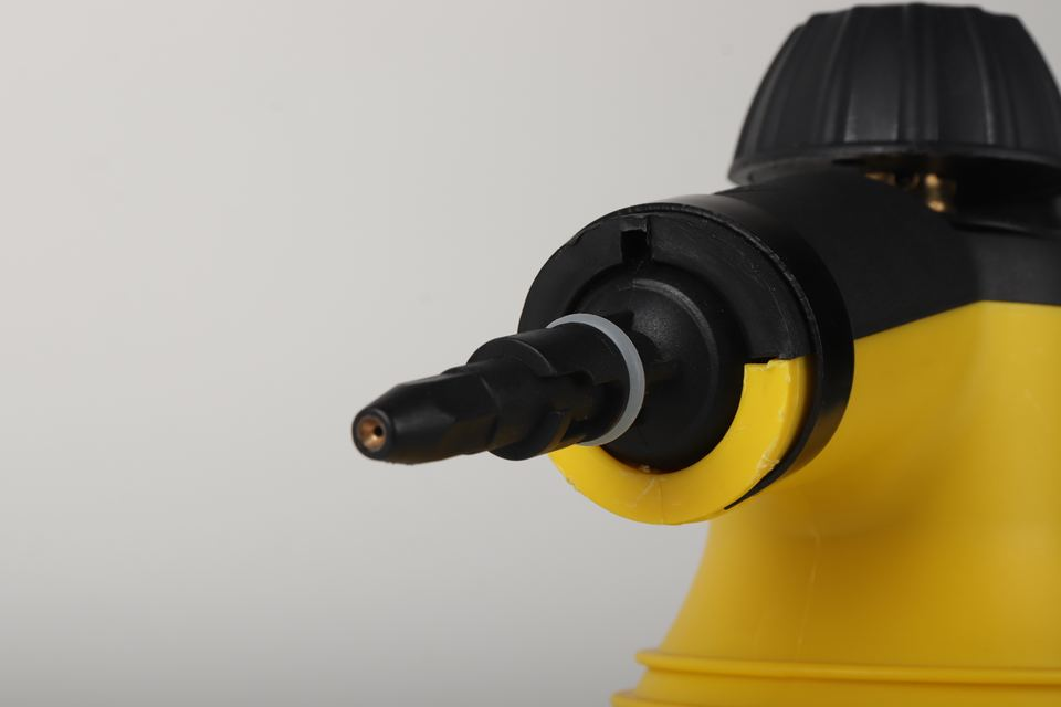 1000W High Temperature 350ML Capacity 3Bar Steam Pressure Handheld Steam Cleaner for Car Household Hotel Use