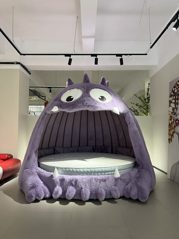 China Manufactory Monster Beds No.2 Soft Snow Raccoon Fur Fabric Factory Designed Upholstered Bedroom Furniture King Bed Set