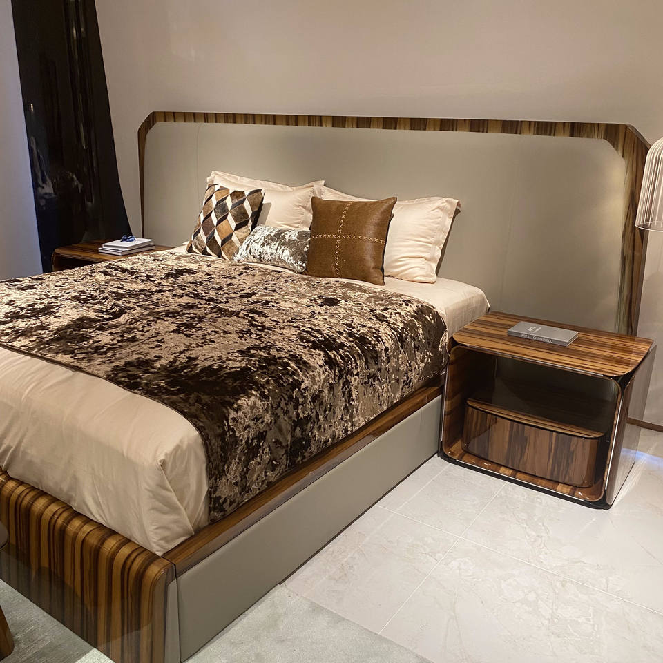 Bentley Italian-style Luxury Master Bedroom Leather Bed. High-end Mansion Villa Duplex. Solid Wood Wedding Bed Double Bed.