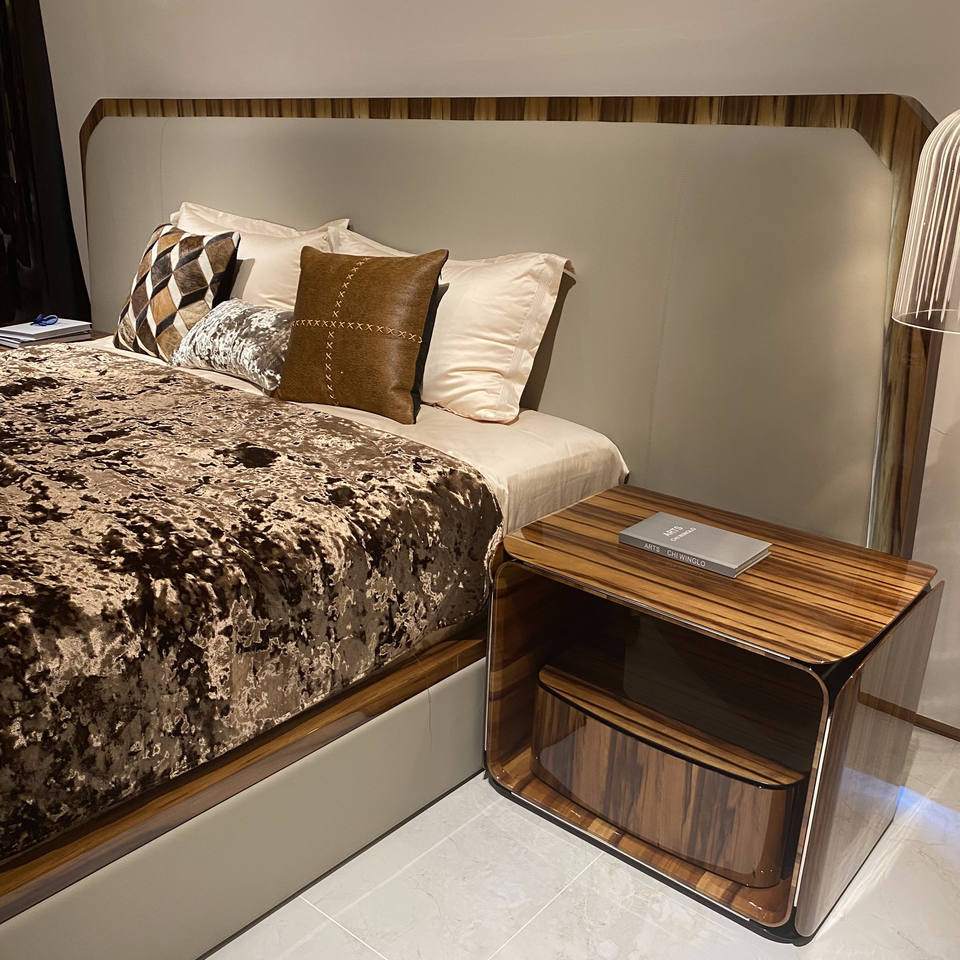 Bentley Italian-style Luxury Master Bedroom Leather Bed. High-end Mansion Villa Duplex. Solid Wood Wedding Bed Double Bed.