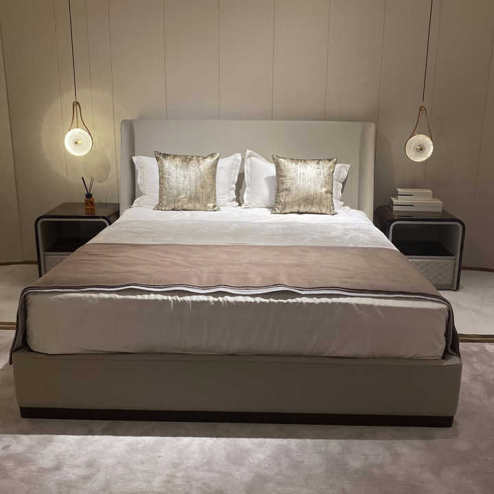 Italian Ear's New Luxury Leather Double Bed for Master Bedroom of High-end Villa or Large Mansion Wedding Bed