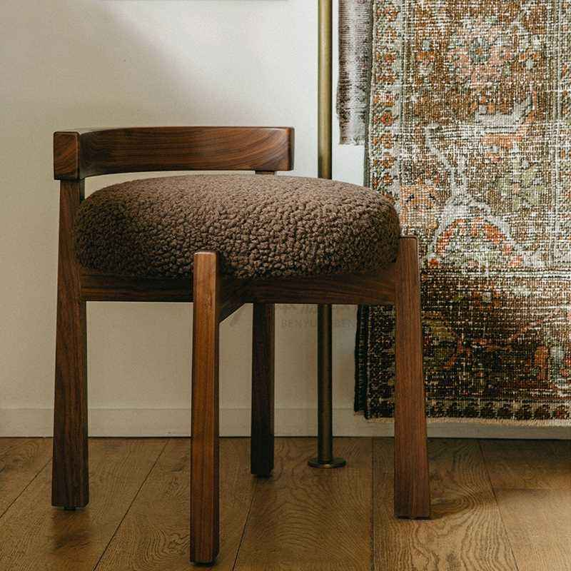 French Modern Fabric Dressing Stool with Lamb Wool Soft Bag for Hotel Use Eco-friendly Living Room Leisure Chair