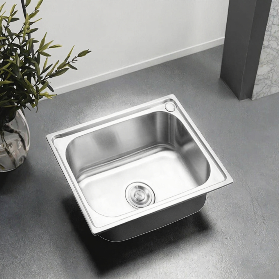 Factory Price Handmade 201/304 Stainless Steel Single Bowl Undermount Brushed Finish Kitchen Sink Rainfall Faucet