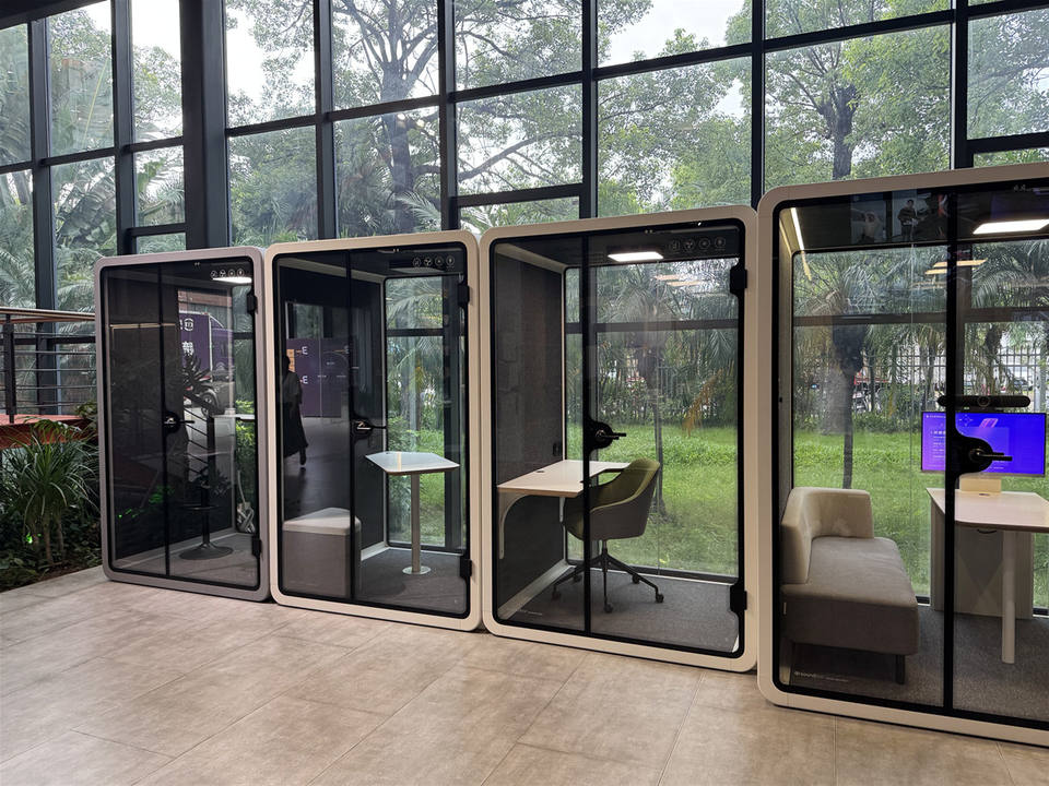 2025 Eco-friendly Fast Assemble Acoustic Cellphone Office Pod Soundproof Office Metting Rest Phone Booth