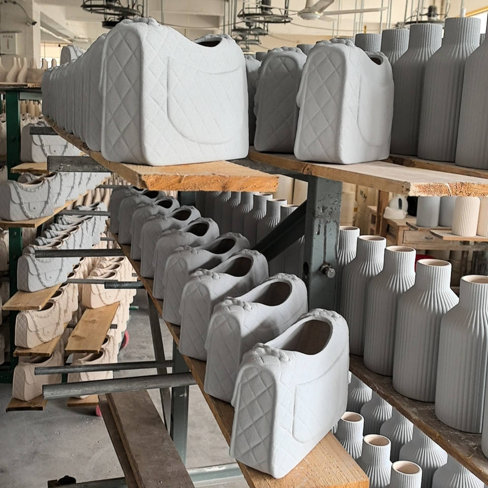 High Quality Creative Ceramic Big Large Flower Purse Vases Handbag Beautiful Home Decoration for Indoor Ceramic Bag