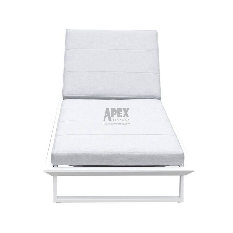Heavy-Duty & Comfortable Textilene Mesh Aluminum Textilene Sun Lounger with Plush Pad