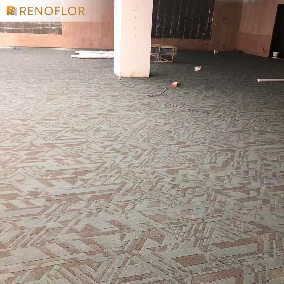 New Design Black Light Grey Colors 50x50 Self Adhesive Polypropylene Bitumen Cut Pile Square Carpet Tiles for Home Commercial