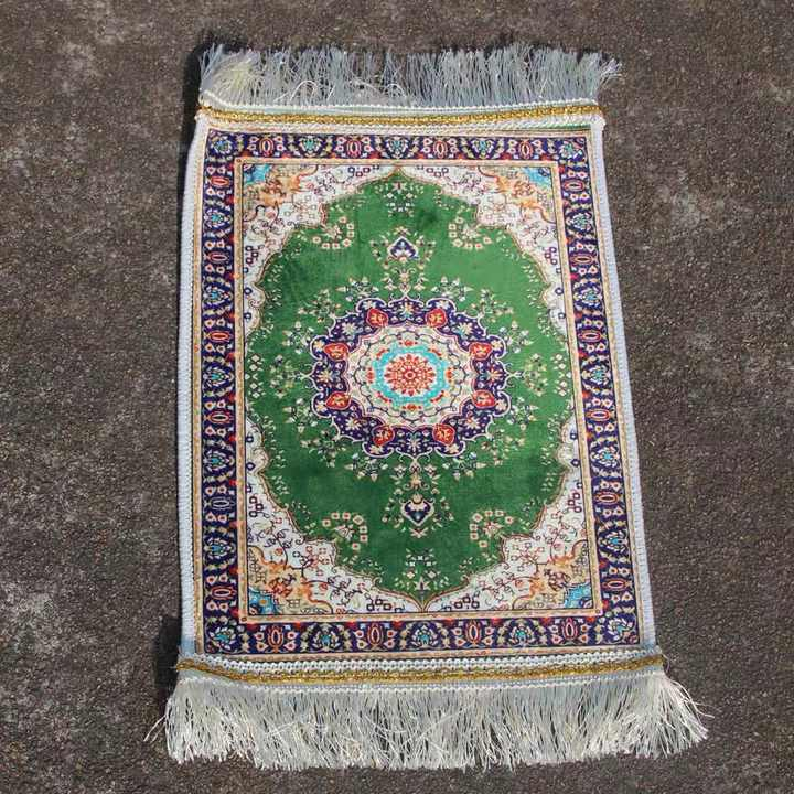 Hot Sale Wholesale Traditional Velvet Religious Prayer Rugs Prayer Mat
