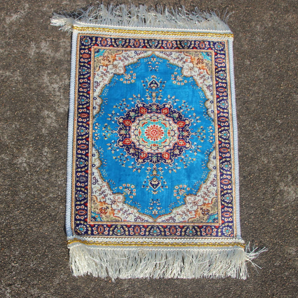 Hot Sale Wholesale Traditional Velvet Religious Prayer Rugs Prayer Mat