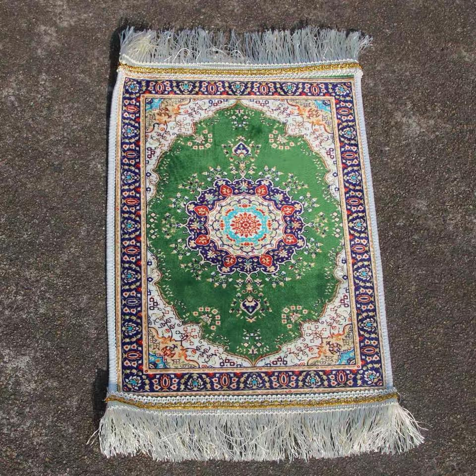 Hot Sale Wholesale Traditional Velvet Religious Prayer Rugs Prayer Mat