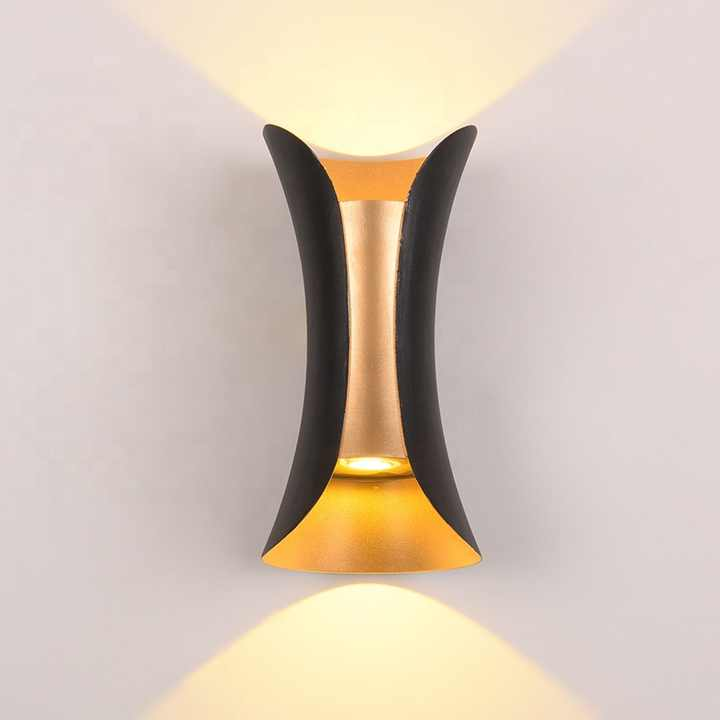 Outdoor Waterproof LED Wall Sconce Aluminum Body Decorative Bracket Wall Lamp for Hotels Villas Garden