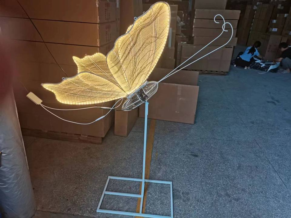 Open and Close the butterfly Glowing butterfly wings Moving butterfly Wedding Decoration Activity Arrangement.