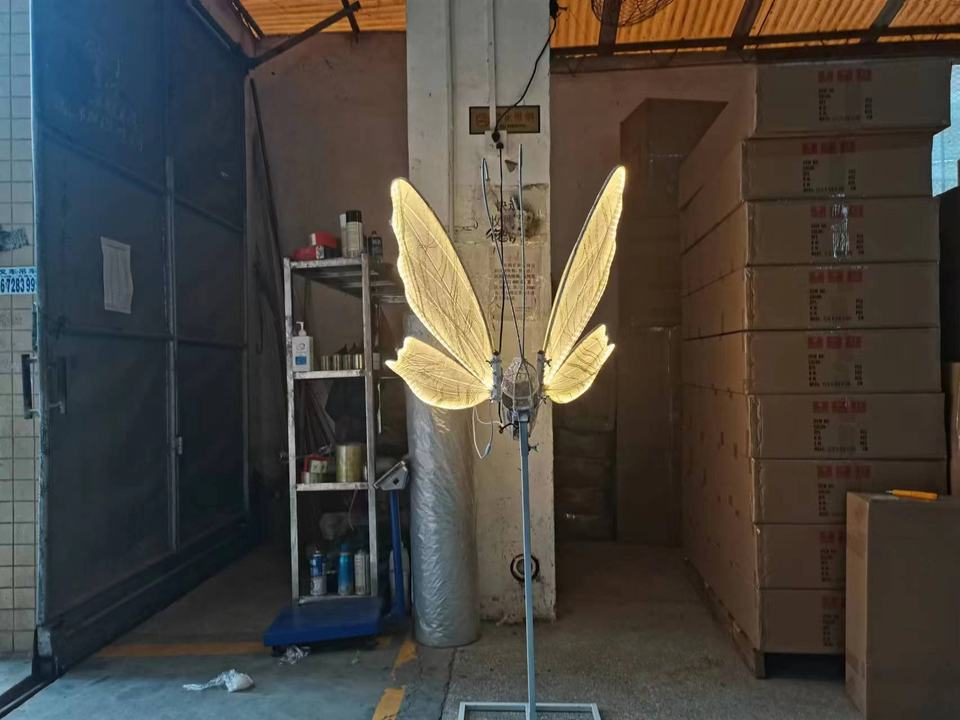 Open and Close the butterfly Glowing butterfly wings Moving butterfly Wedding Decoration Activity Arrangement.