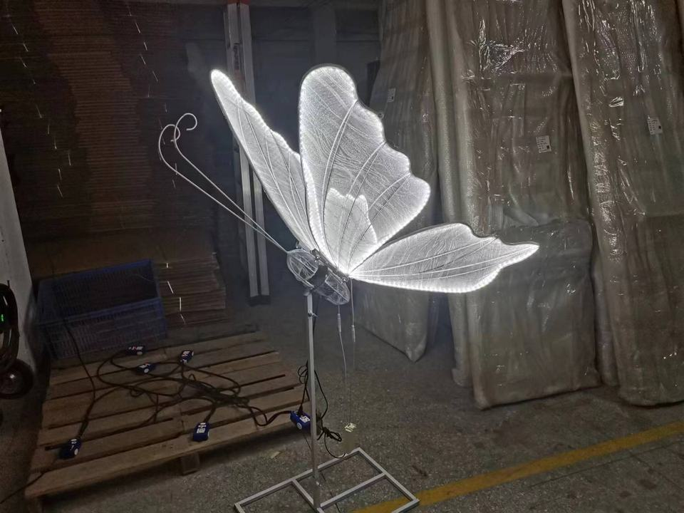 Open and Close the butterfly Glowing butterfly wings Moving butterfly Wedding Decoration Activity Arrangement.