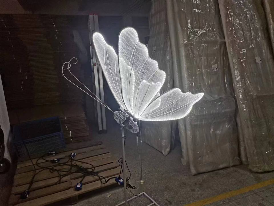 Open and Close the butterfly Glowing butterfly wings Moving butterfly Wedding Decoration Activity Arrangement.