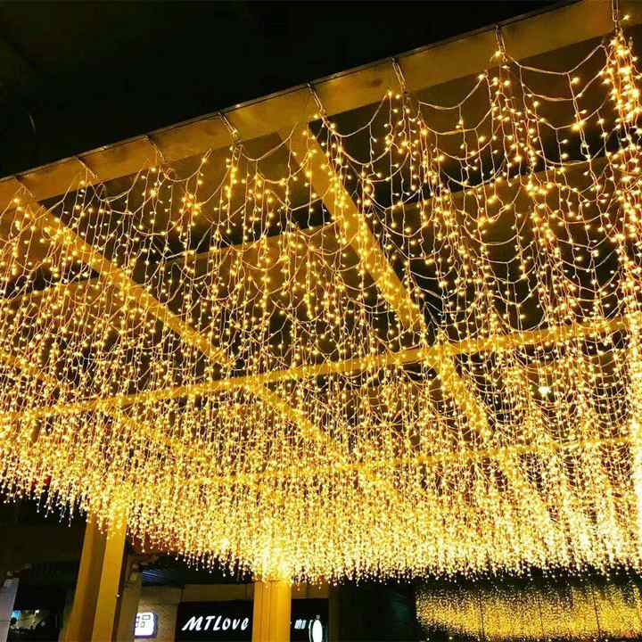 Waterproof LED Icicle String Lights for Roof Eaves Balcony & Stairs Warm White Connectable Outdoor Christmas Decoration