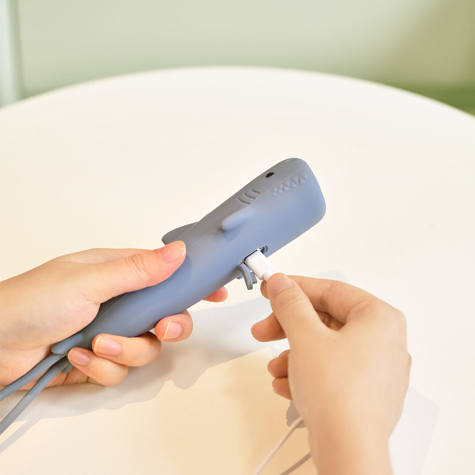 Mini Soft Silicone Dimmable Light Strobe Mode Hands-Free Lanyard Kids Safety USB Rechargeable Bear Flashlight