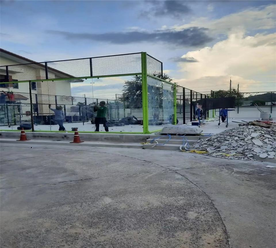 LUXGRASS 10*20M High Quality Padel Court Panoramic Glass Court Wholesaler