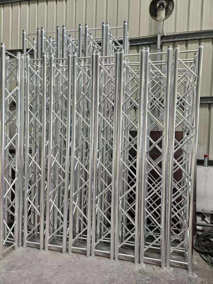 Adjustable Customized Durable Mobile Aluminum Stage with Truss for Outdoor Concert Party Event