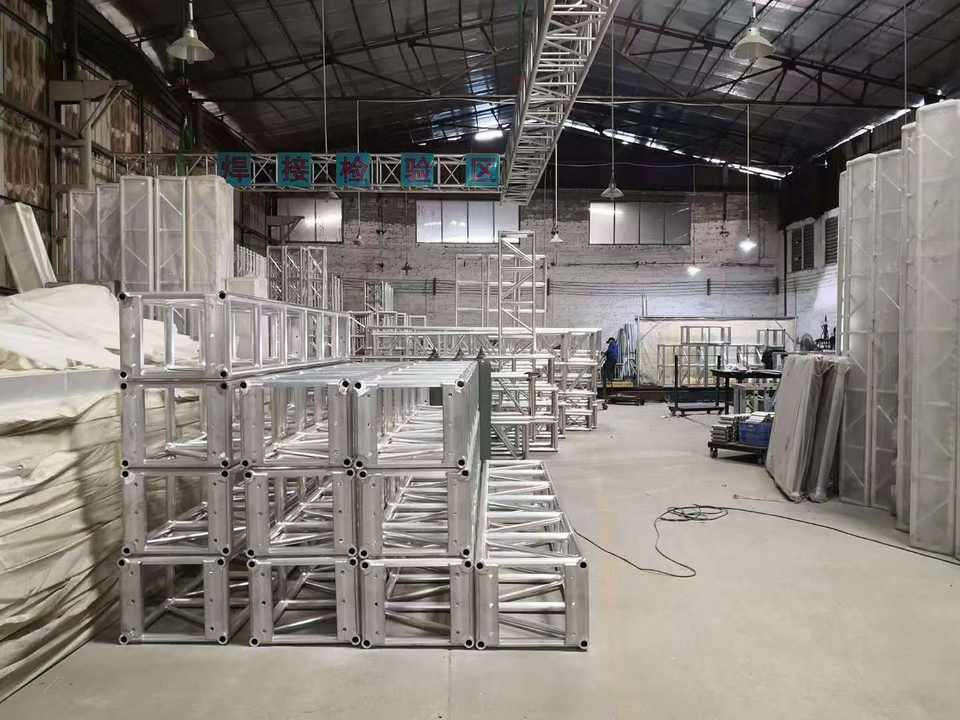 Adjustable Customized Durable Mobile Aluminum Stage with Truss for Outdoor Concert Party Event