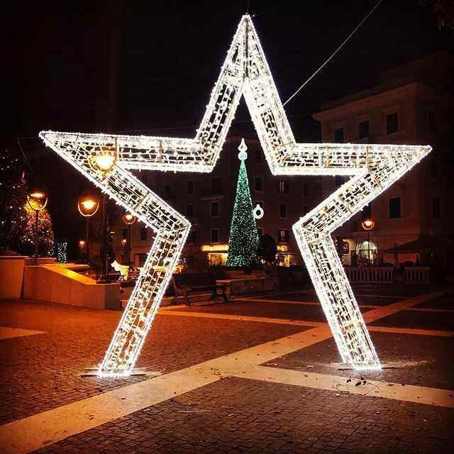 Customized Giant Star Arch Light 3D LED Landscape Commercial Theme Street Decoration for Halloween Home Decoration IP65 Rating
