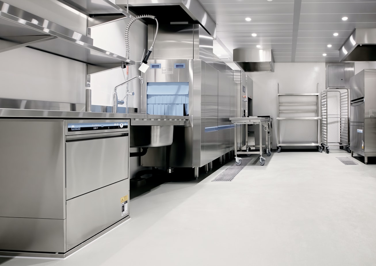 Commercial Kitchen Dishwashing & Sterilization