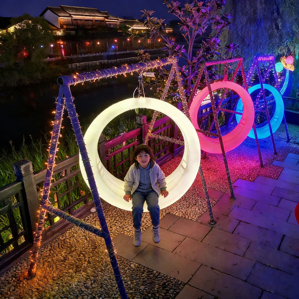 Modern LED Illuminated Plastic Swing Chair for Patio Garden Courtyard or Hotel Contemporary Style Hanging Swing Bench