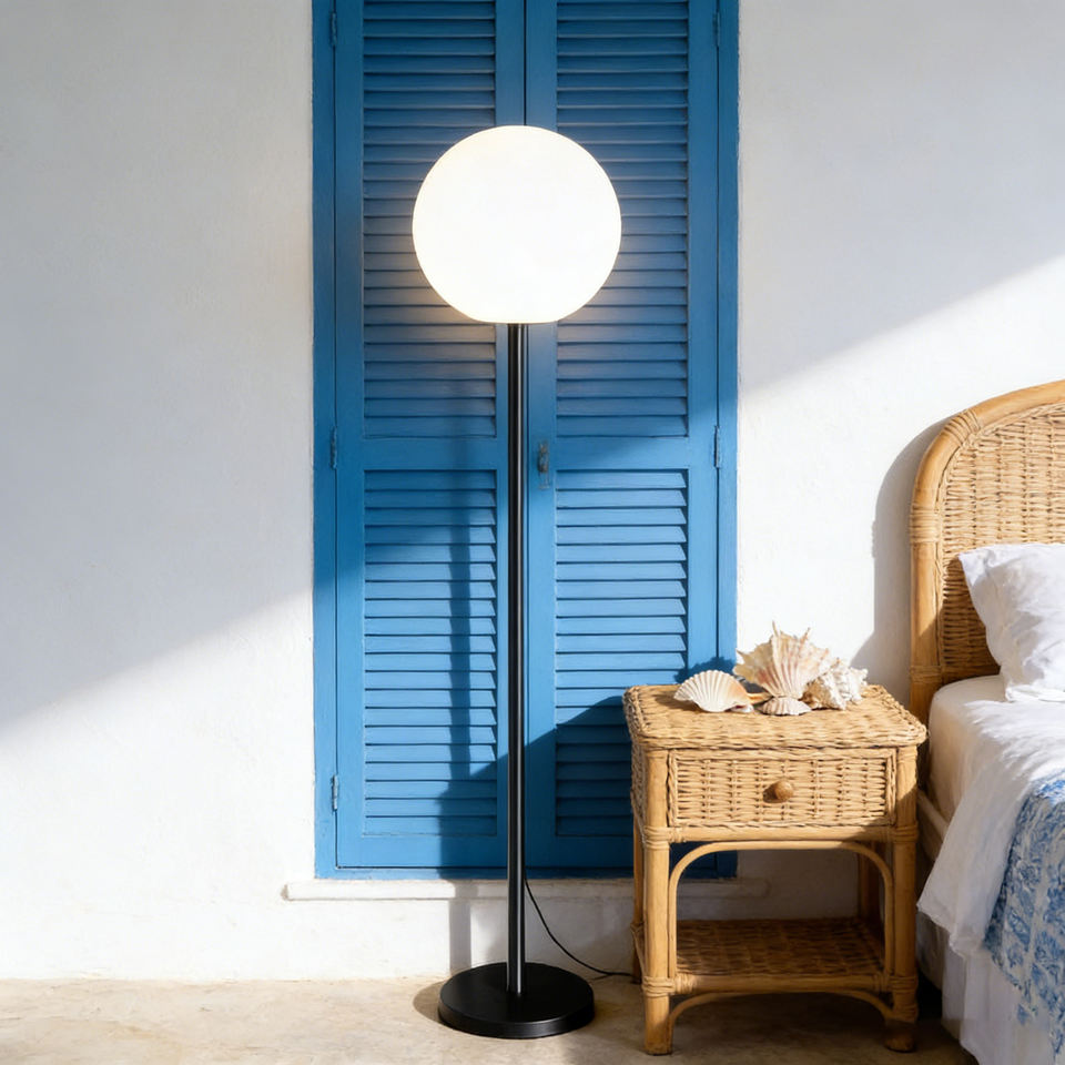 American Market Modern Minimalist Floor Lamp CE ROHS Certified LED Light Plastic Body Remote for Hotels Living Room