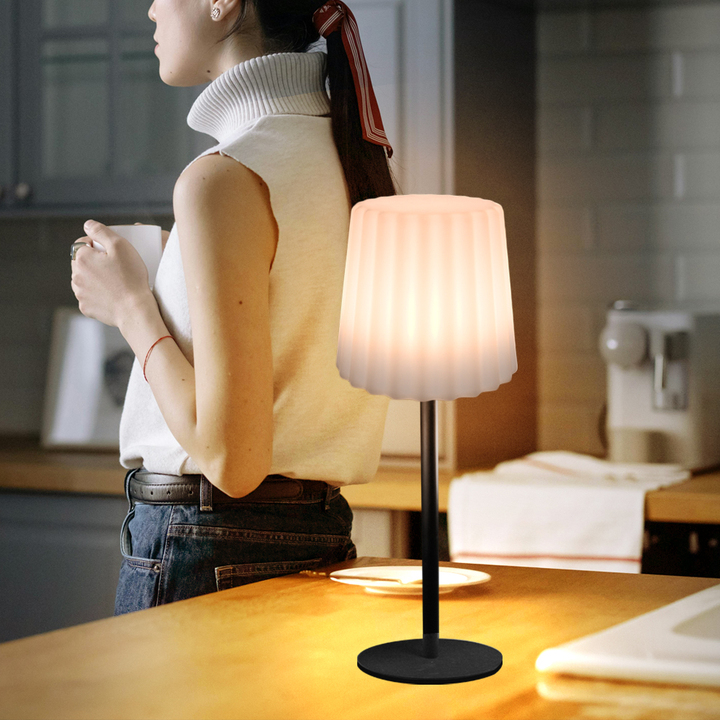 Hot Selling Modern Minimalist Style LED Desk Lamp, Office Light Rechargeable Portable Wireless Desk Lamp, Affordable Price