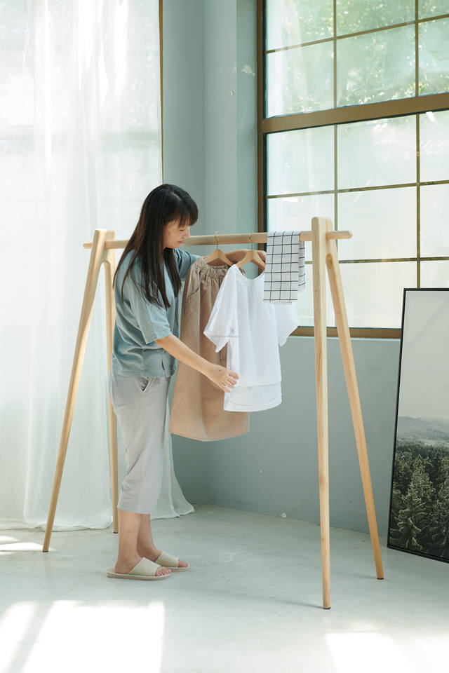 High Quality Modern Design Tree Shape Wooden Clothes Rack for Living Room Bedroom Hospital Home Hotel Use