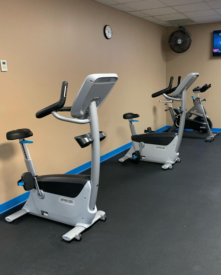 Commercial Professional Electric Magnetic Self-generating Spinning Bike for Gym