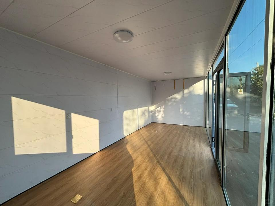 Customizable Prefabricated House Latest Design Apple Cabin for Scenic Spots Residential Accommodation Coffee Shop Clothing House